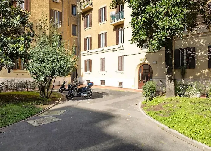 Wmr Near Vatican * Rome